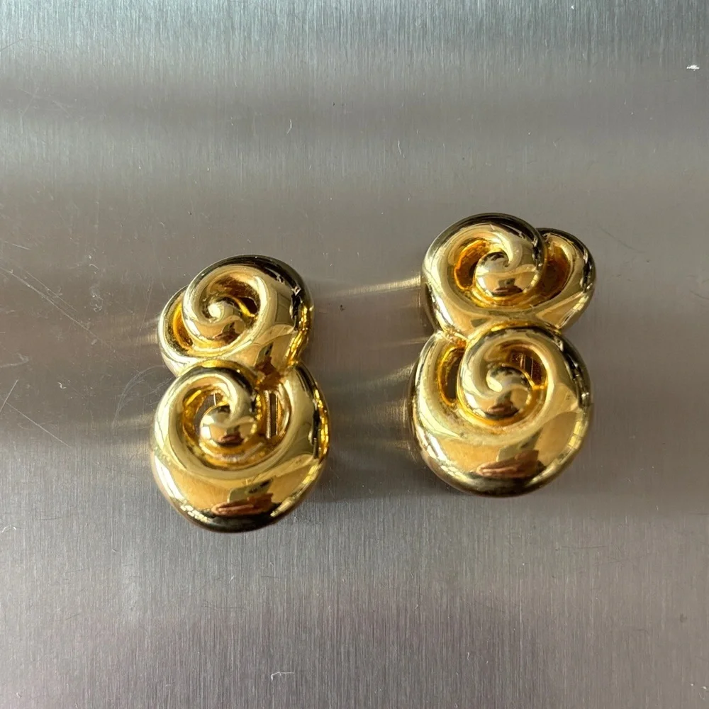 Vintage Anne Klein Gold Tone Double Swirl Clip-On Earrings 1980s Retro Figure 8